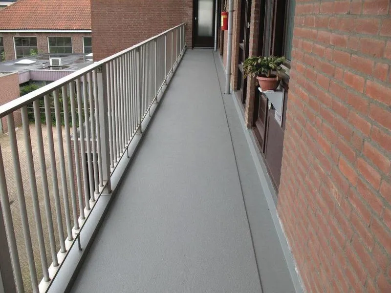 Jak wybrać najlepszą farbę do malowania balkonu?