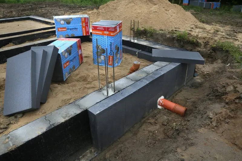 Kiedy warto pomyśleć o ociepleniu fundamentów? Przewodnik dla właścicieli domów