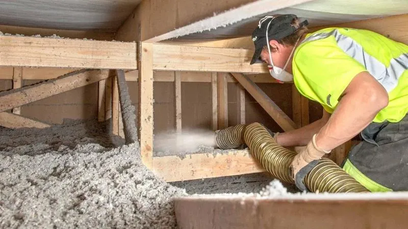 Praktyczne sposoby na tanie ocieplenie płaskiego dachu