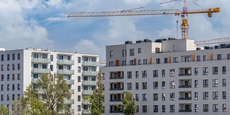 Zostań deweloperem: kluczowe umiejętności i krok po kroku do sukcesu w branży