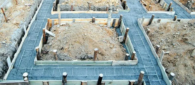 Fundamenty i budowle